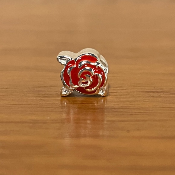 💕 3/$10 Rose Flower Sliding Charm - Picture 2 of 4